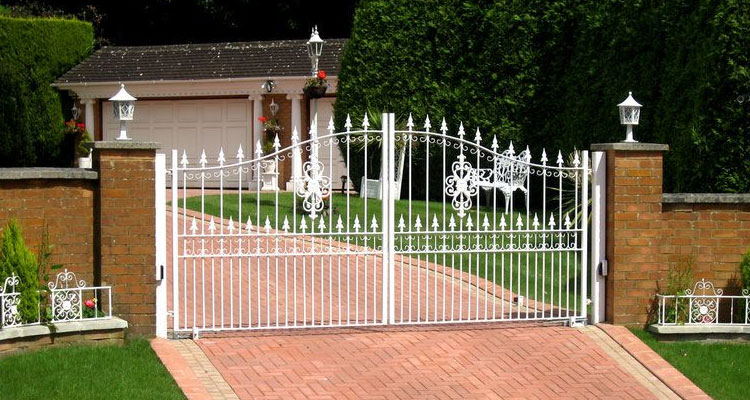 Sliding Driveway Gate Installation North Hollywood